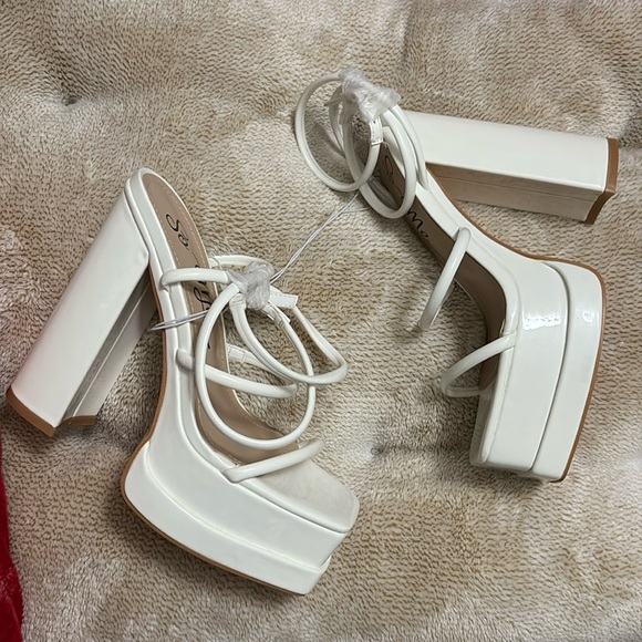 White chunky heels - Picture 1 of 1